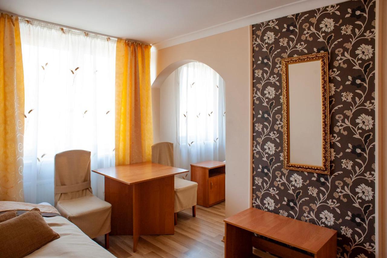Hotel Livia Wolomin Εξωτερικό φωτογραφία
