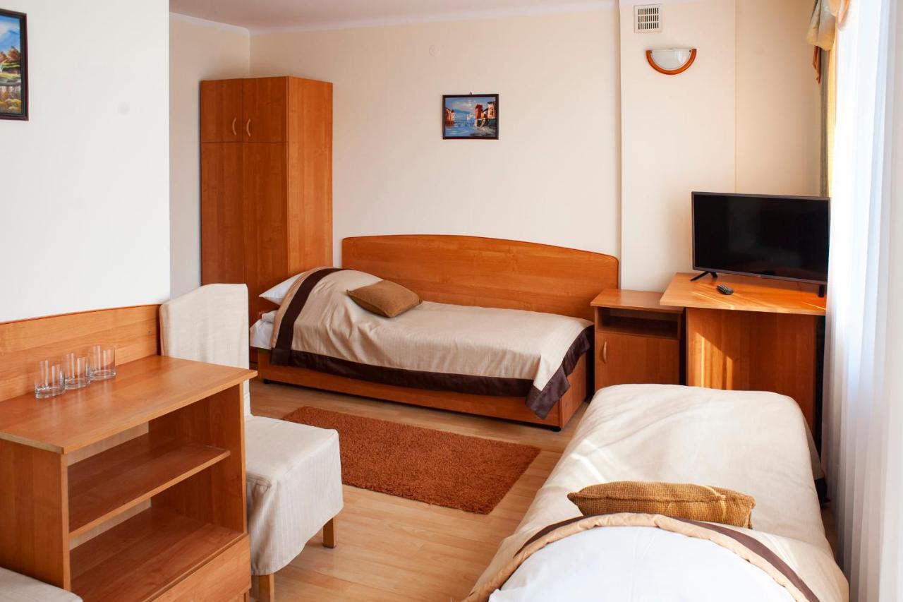 Hotel Livia Wolomin Εξωτερικό φωτογραφία