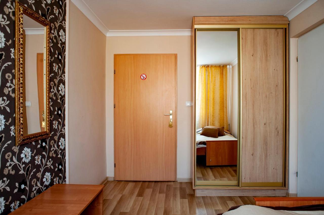 Hotel Livia Wolomin Εξωτερικό φωτογραφία