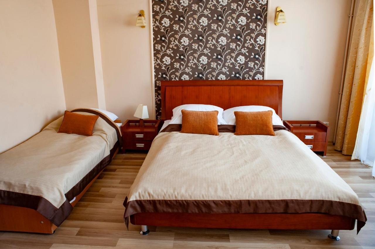 Hotel Livia Wolomin Εξωτερικό φωτογραφία