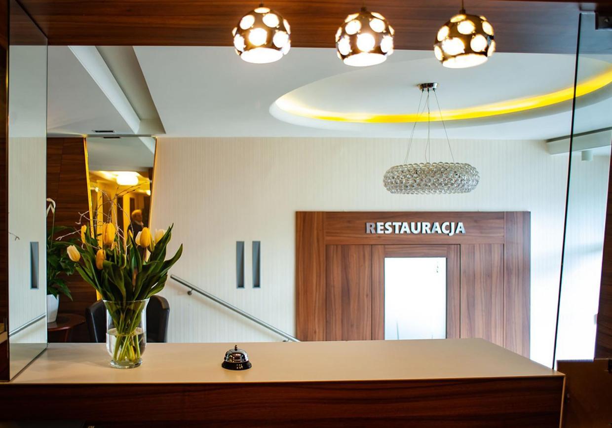 Hotel Livia Wolomin Εξωτερικό φωτογραφία
